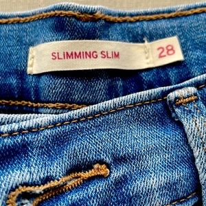 Levi Slimming Slim Jeans.
